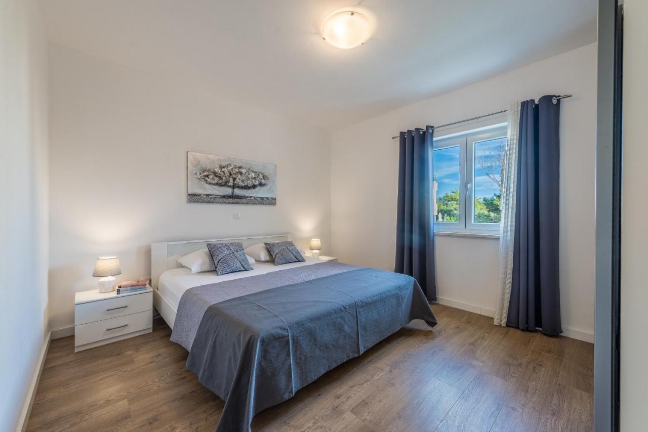 Holiday Home Bajlo Apartment With Three Bedrooms Zadar Exterior foto