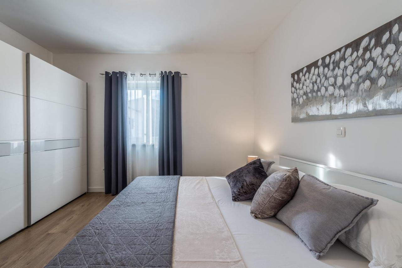 Holiday Home Bajlo Apartment With Three Bedrooms Zadar Exterior foto