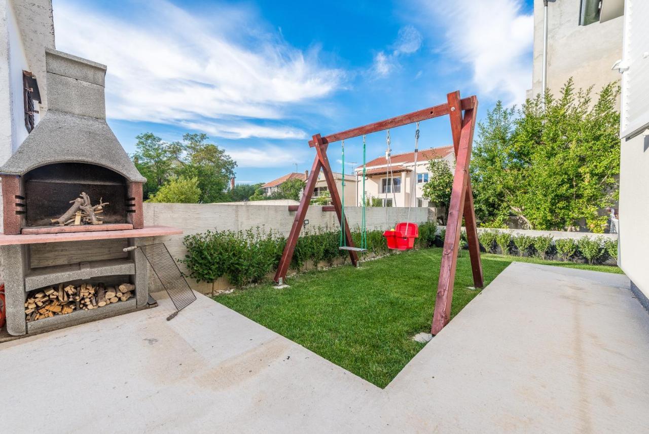 Holiday Home Bajlo Apartment With Three Bedrooms Zadar Exterior foto
