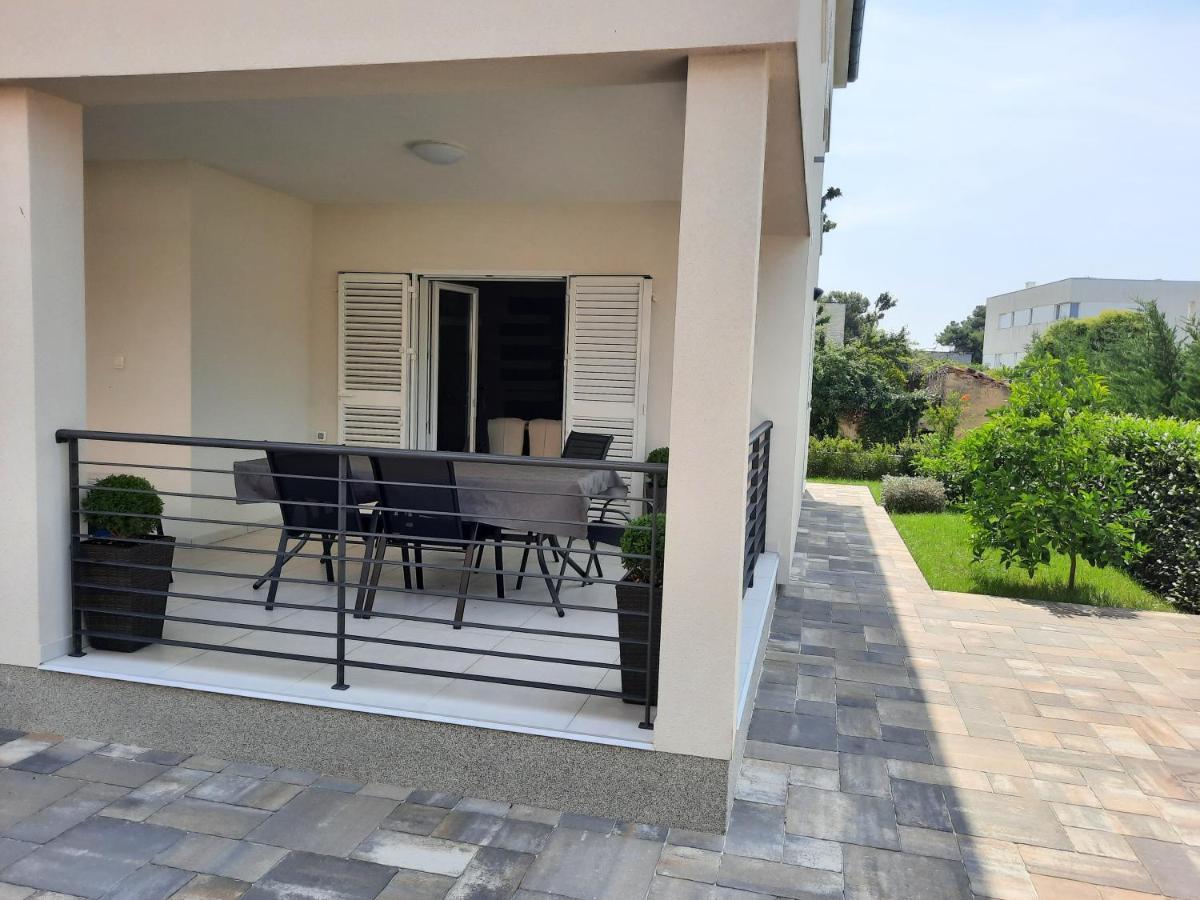 Holiday Home Bajlo Apartment With Three Bedrooms Zadar Exterior foto